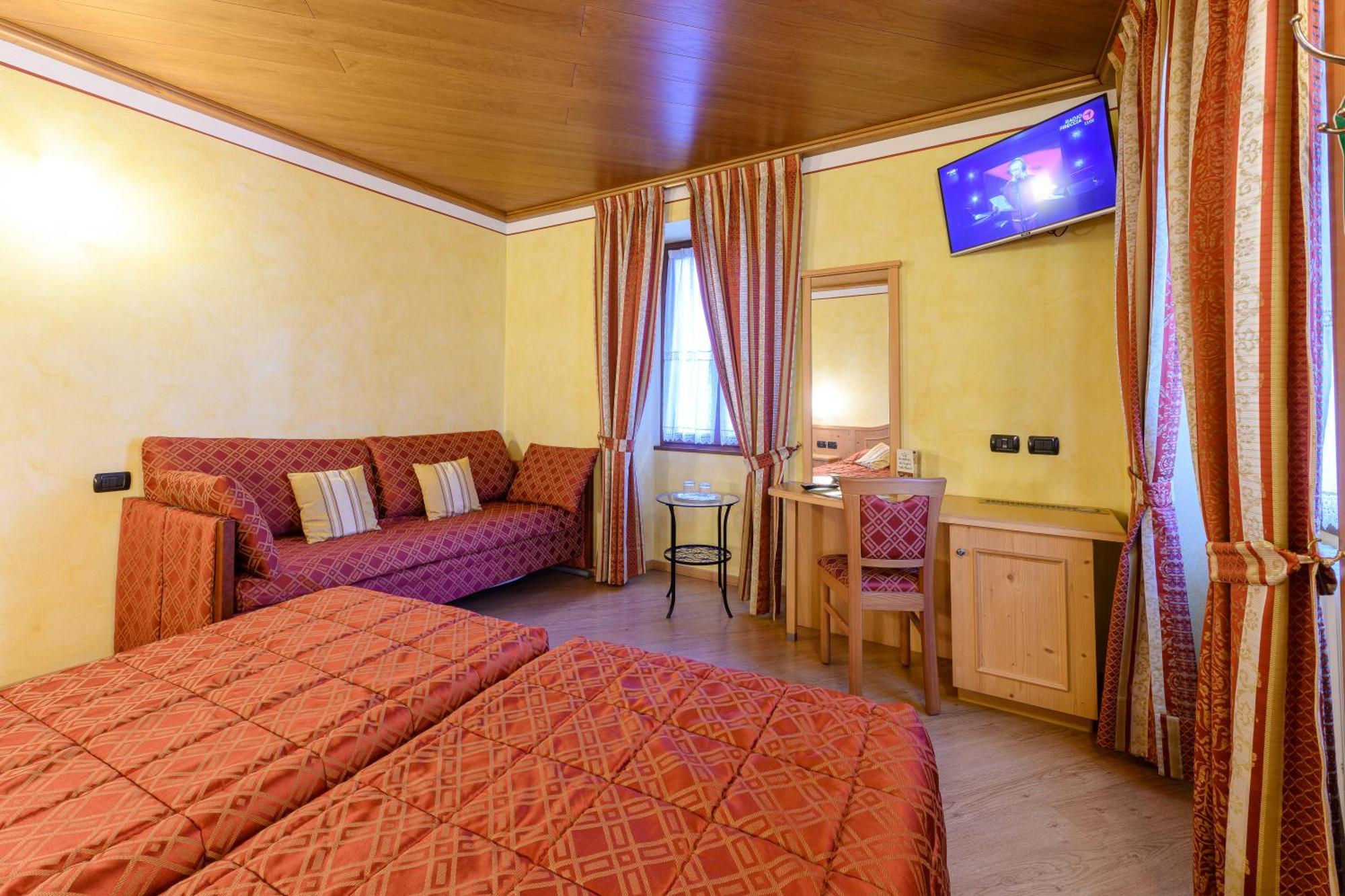 Hotel Garni Le Corti Grosotto Exteriör bild
