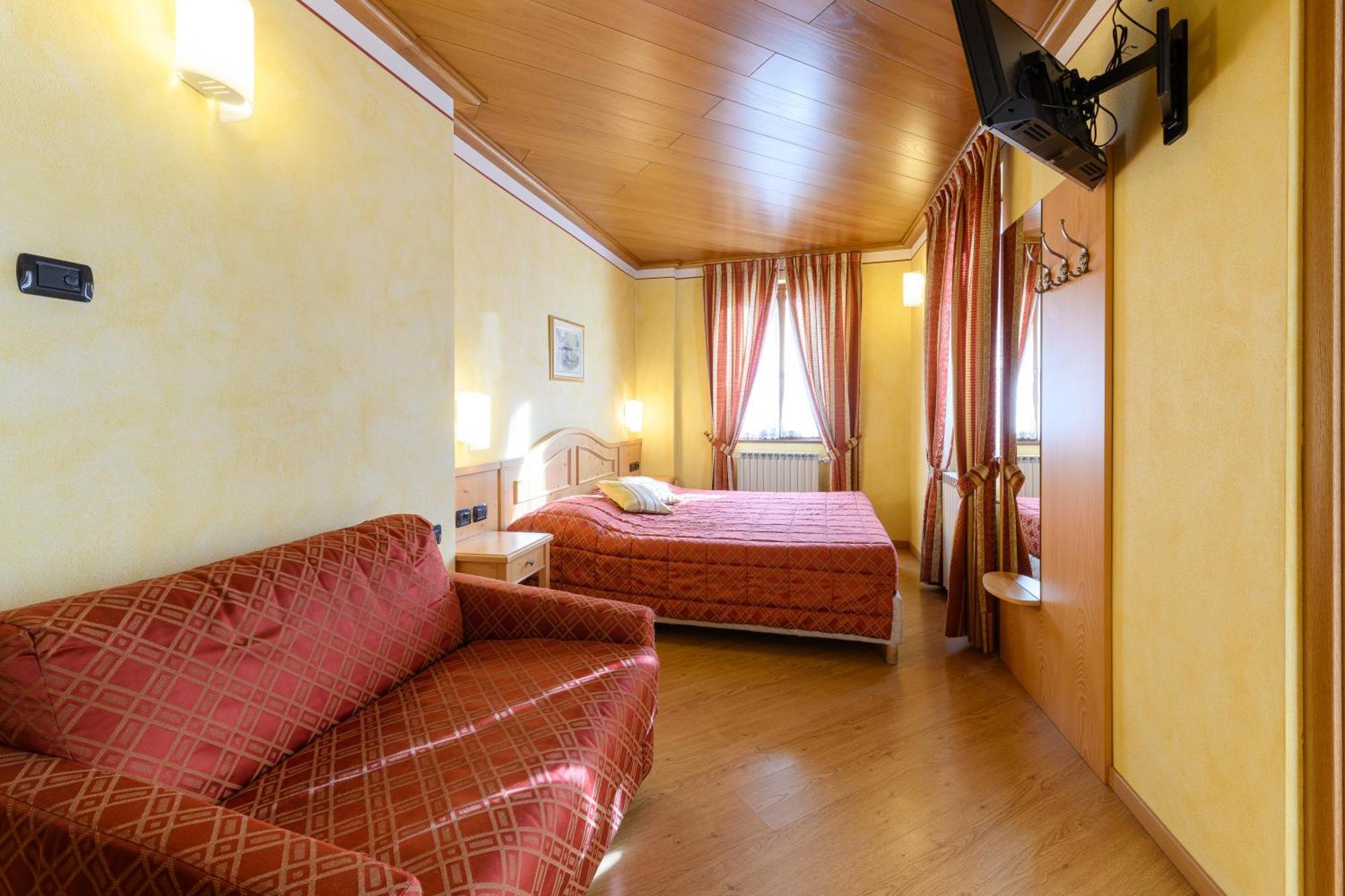 Hotel Garni Le Corti Grosotto Exteriör bild