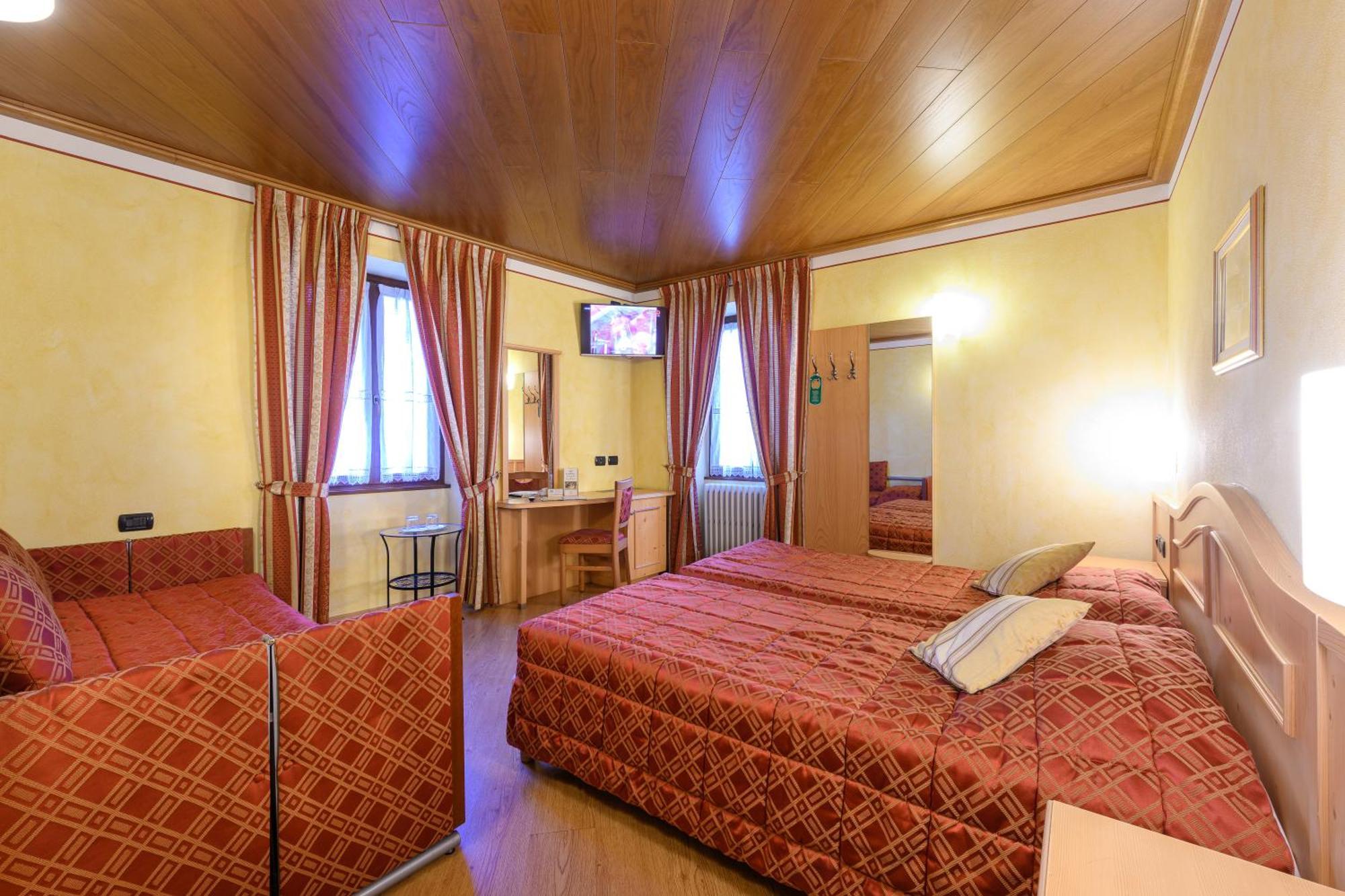 Hotel Garni Le Corti Grosotto Exteriör bild
