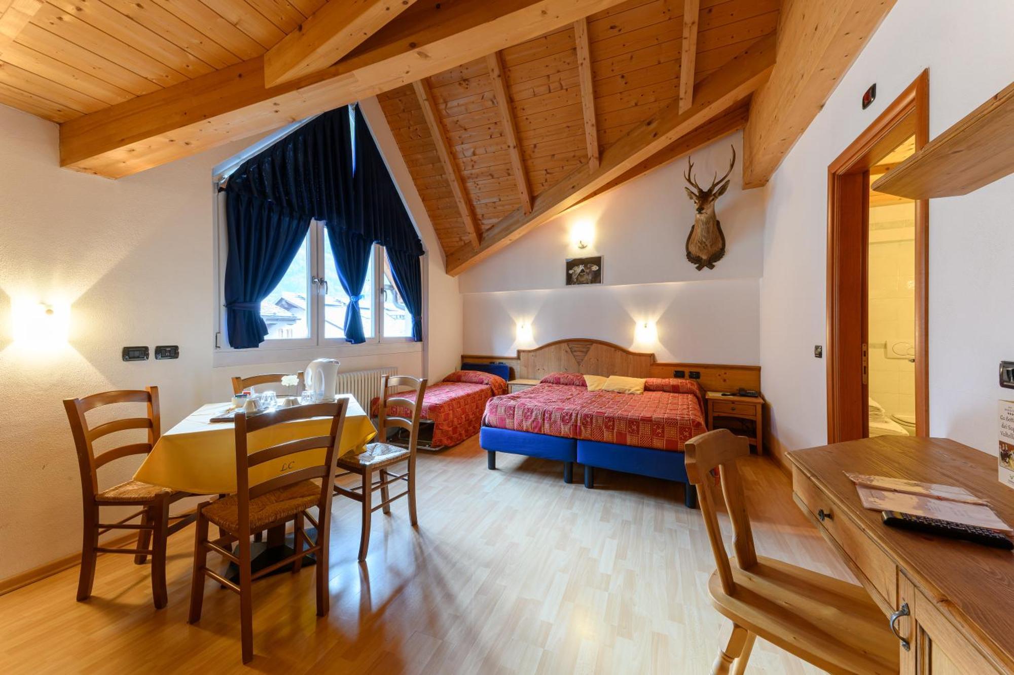 Hotel Garni Le Corti Grosotto Exteriör bild
