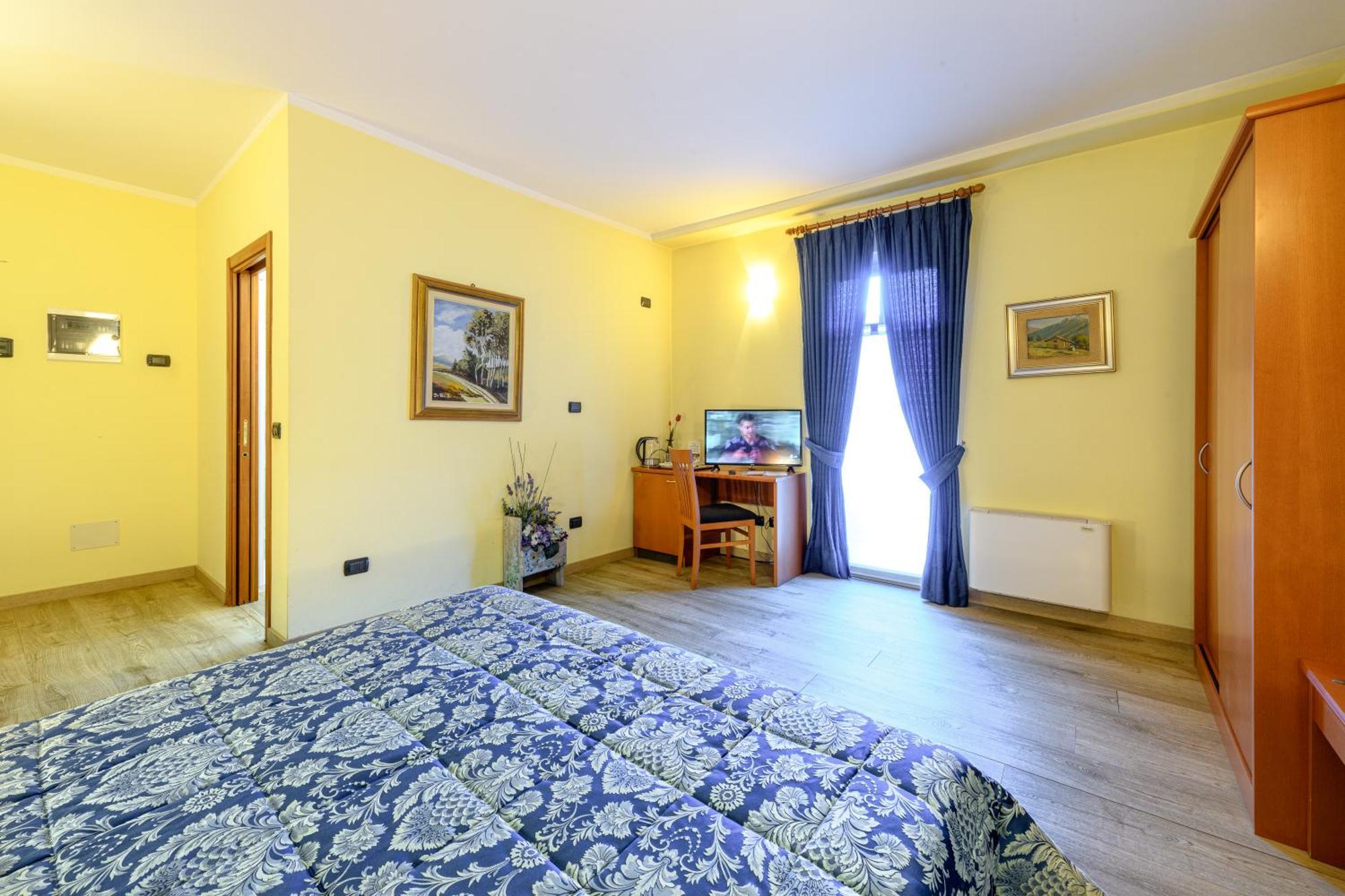 Hotel Garni Le Corti Grosotto Exteriör bild
