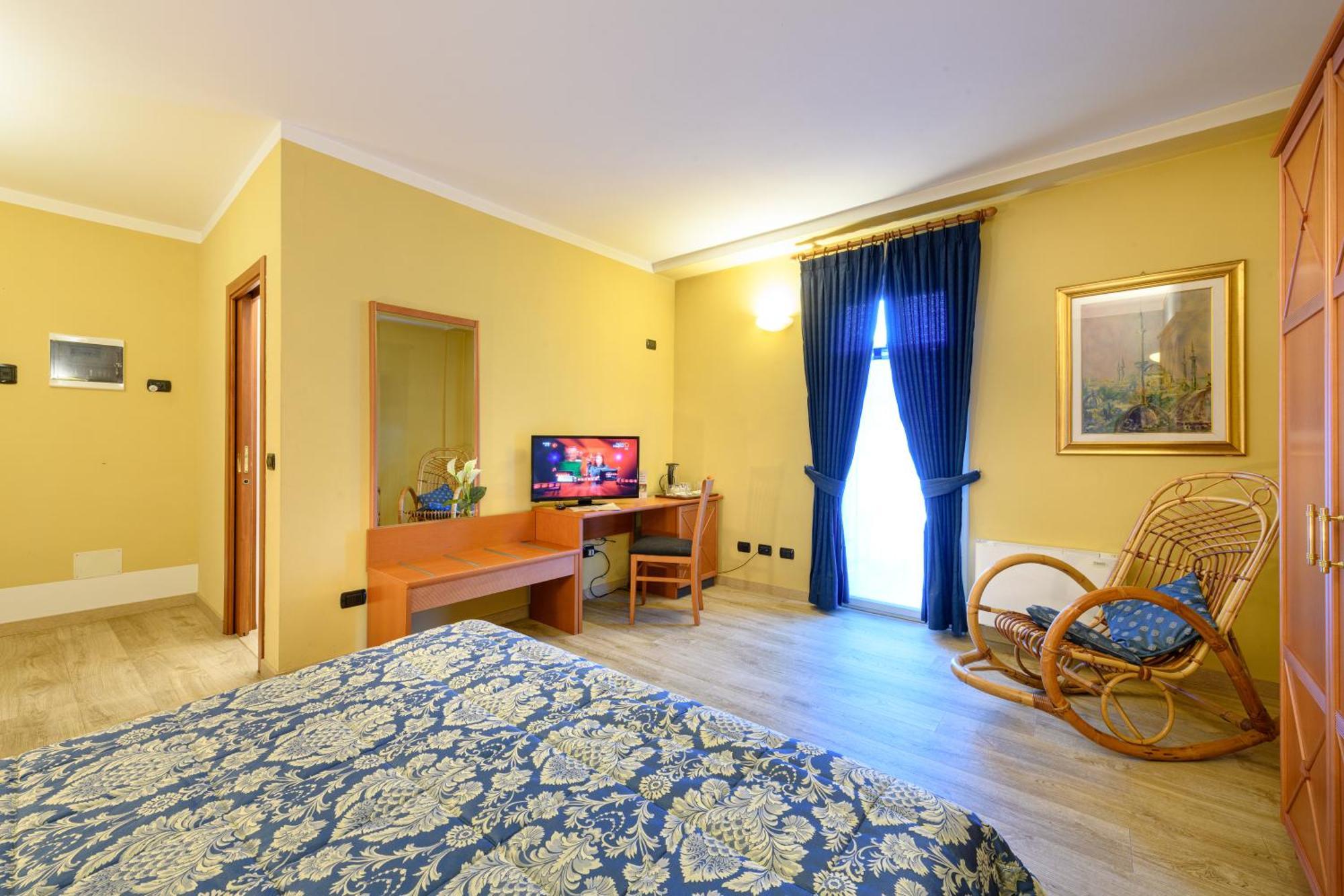 Hotel Garni Le Corti Grosotto Exteriör bild